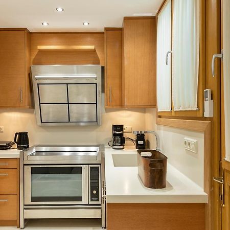Vouliagmeni'S Elegance By Acropolis Suites 雅典 外观 照片