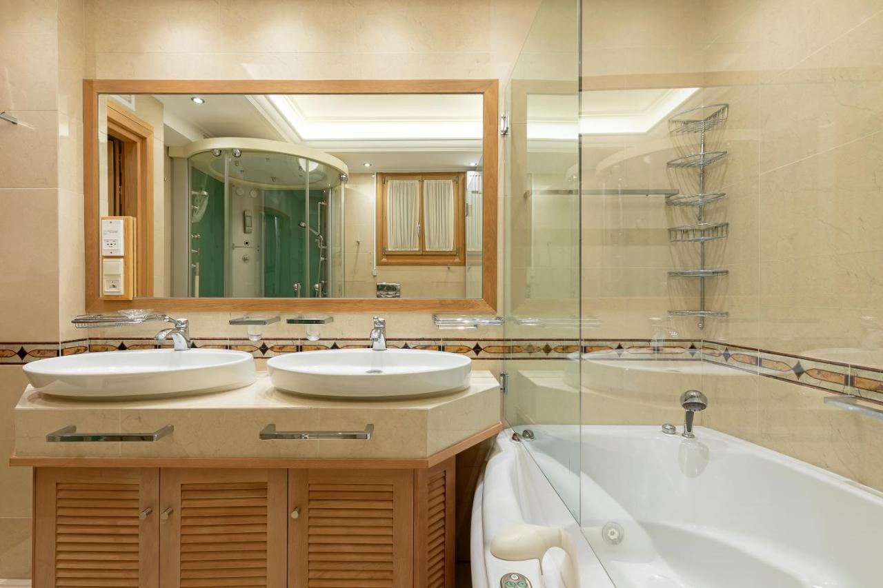 Vouliagmeni'S Elegance By Acropolis Suites 雅典 外观 照片